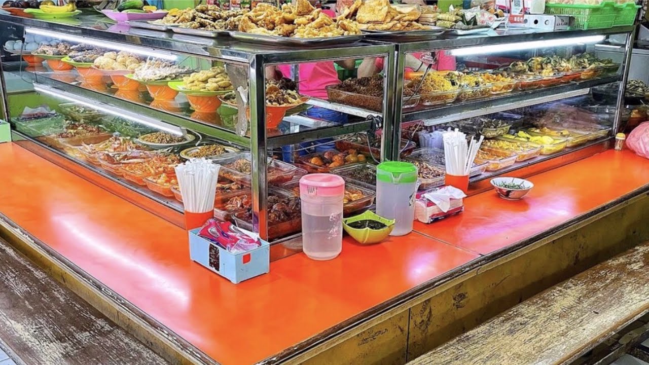 Warteg Agung Jadi Tempat Anak Jaksel Ngisi Perut Tengah Malam