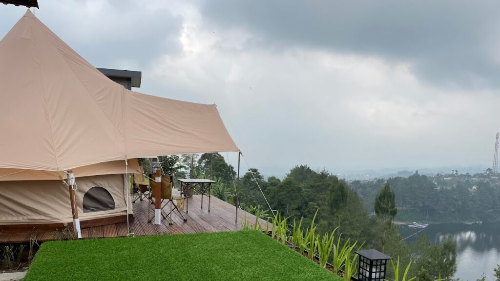 Bersantap Nikmat di The Heaven Resto and Glamping yang Sejuk