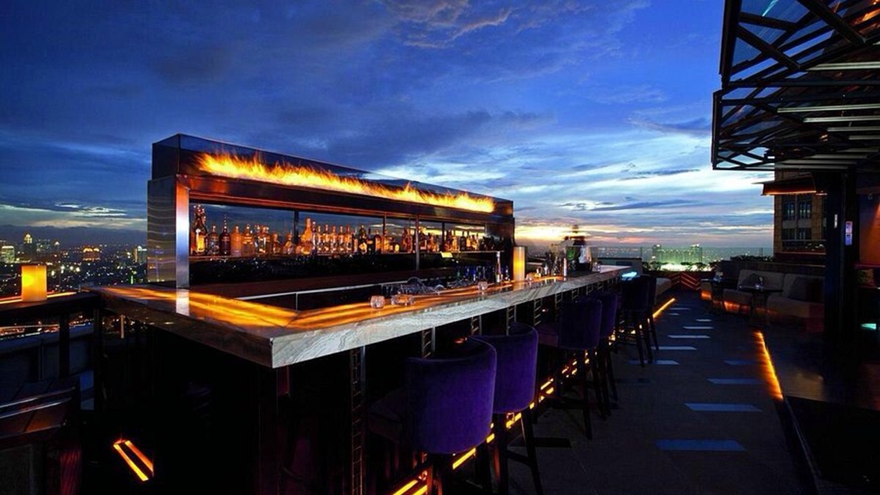 Cloud Lounge & Dining