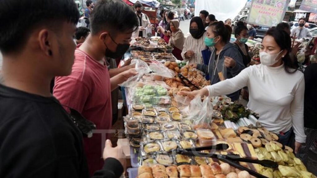 Berburu Takjil di Benhil, Sensasi Kuliner Ramadan Paling Seru di Jakarta!