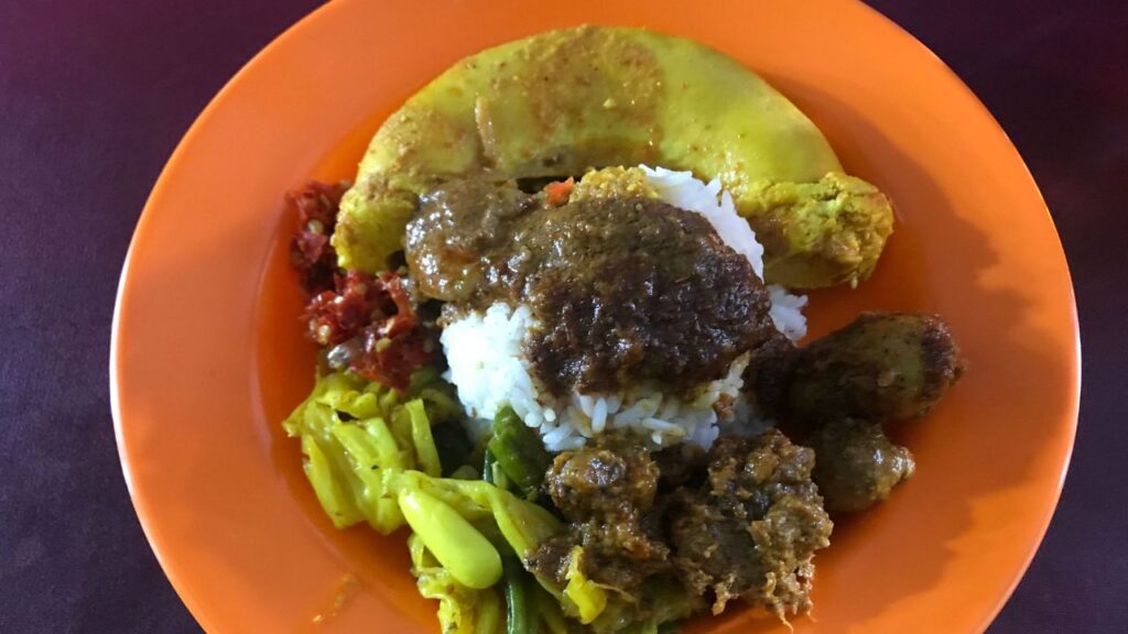 Rekomendasi Spot Berburu Nasi Kapau Terbaik Se-Nusantara