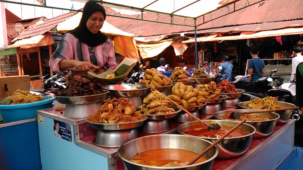 Rekomendasi Spot Berburu Nasi Kapau Terbaik Se-Nusantara