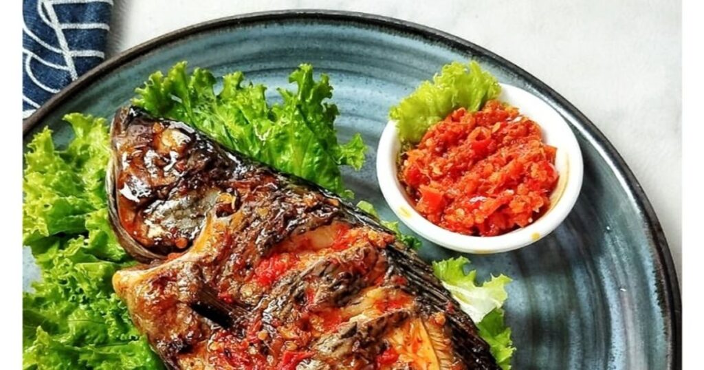 Auto Ngiler! Ikan Bakar Manado Ini Bikin Lidah “Nari” Karena Pedas Segarnya