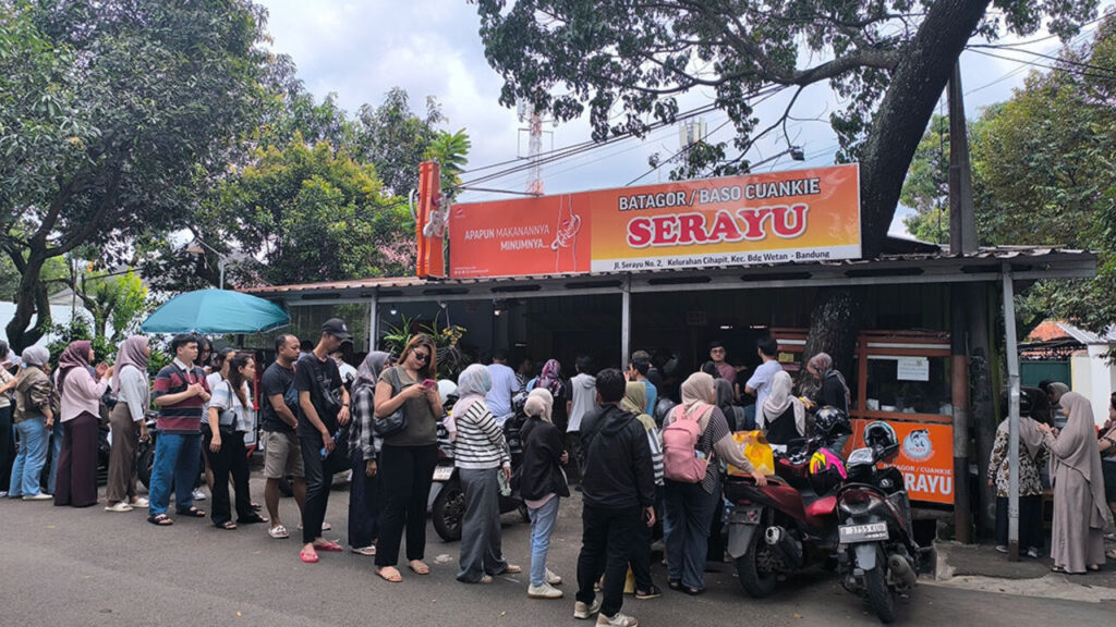 Cuanki Serayu Bandung Bikin Heboh, Viral Sampai Antrean Panjang Mengular!
