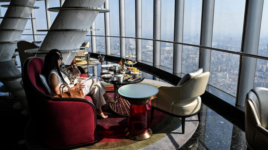 Langit di Atas Awan! Heavenly Jin Shanghai Dinobatkan Restoran Tertinggi di Dunia