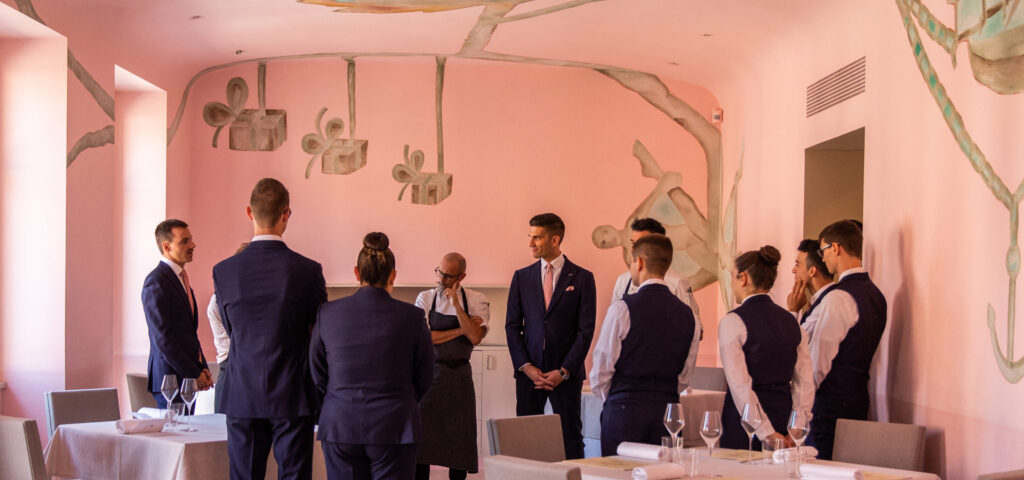 Terpukau Rasa Sempurna di Piazza Duomo Alba yang Mengejar Michelin Perfection