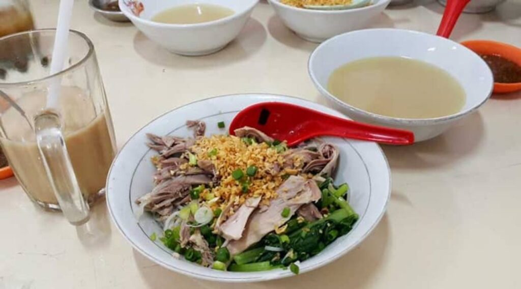 Legendaris dan Bikin Nagih! Bihun Bebek Asie Kumango Punya Rasa yang Tak Tergantikan
