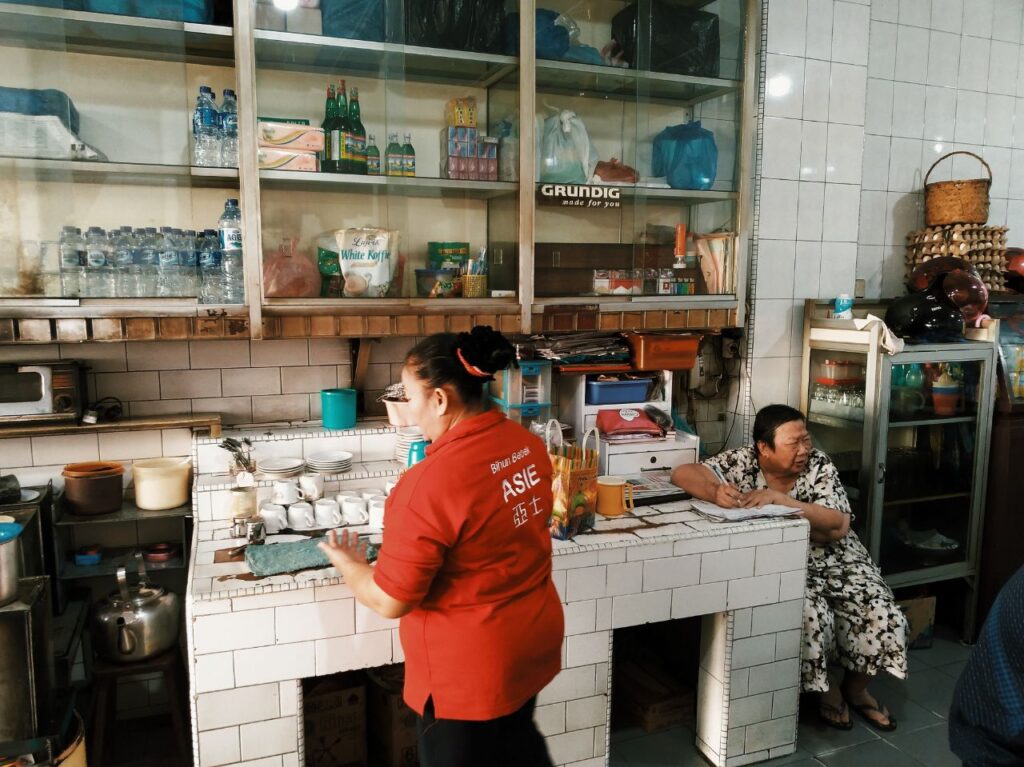Legendaris dan Bikin Nagih! Bihun Bebek Asie Kumango Punya Rasa yang Tak Tergantikan