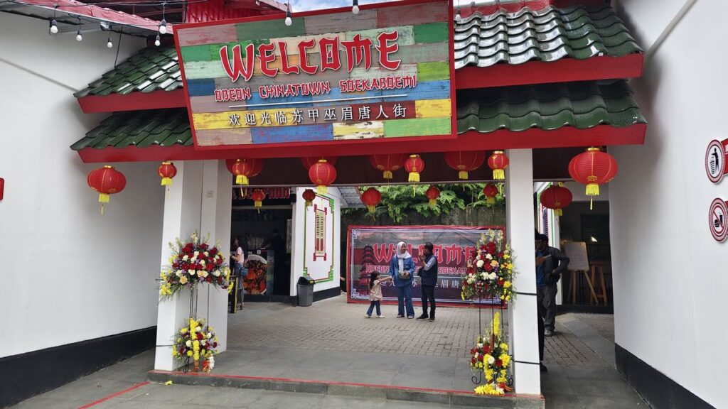 Bukan di Luar Negeri, China Town Odeon Sukabumi Jadi Tempat Ngabuburit Favorit