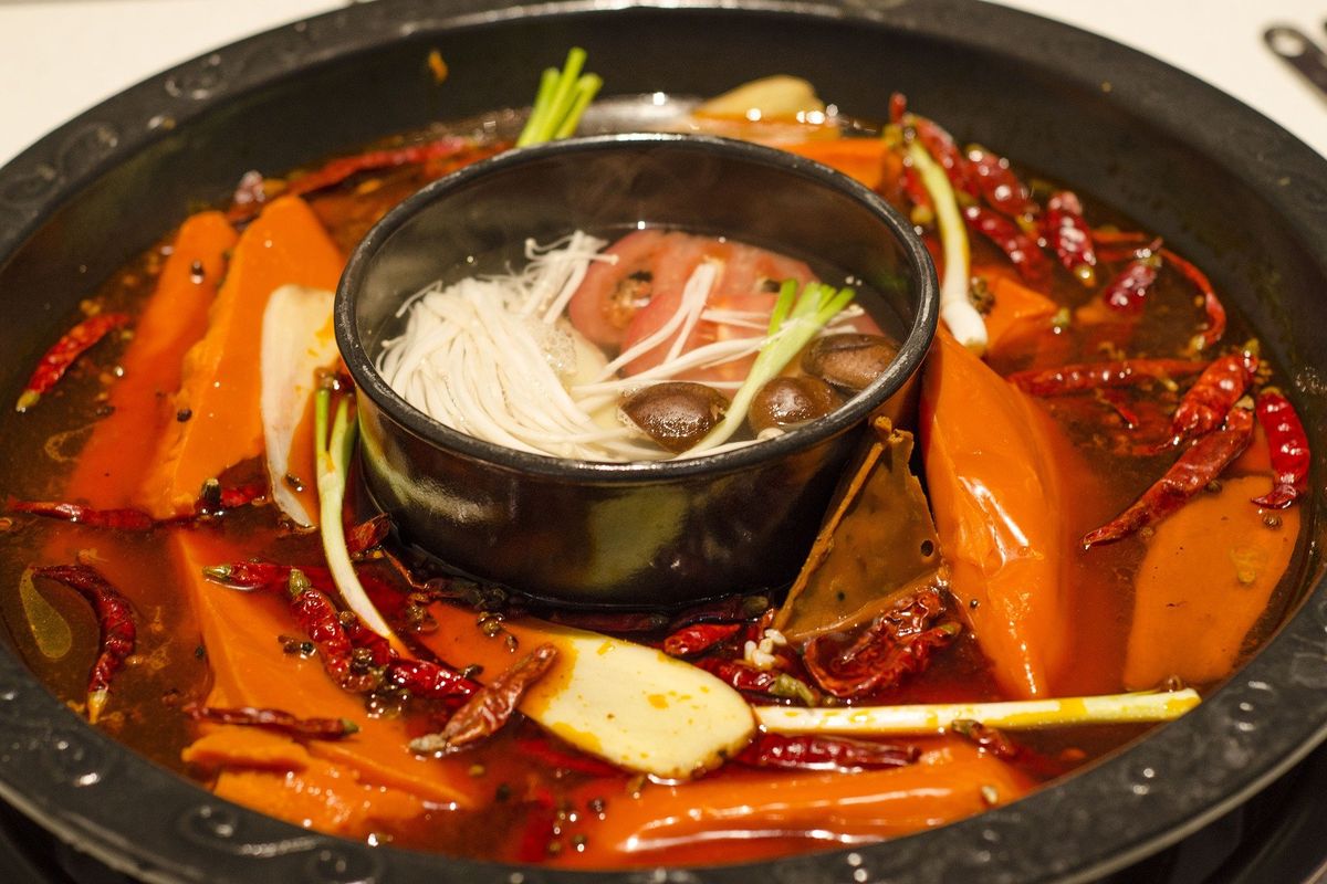 Restoran Hot Pot Sup Mala Ini Bikin Ketagihan Sekali Saji
