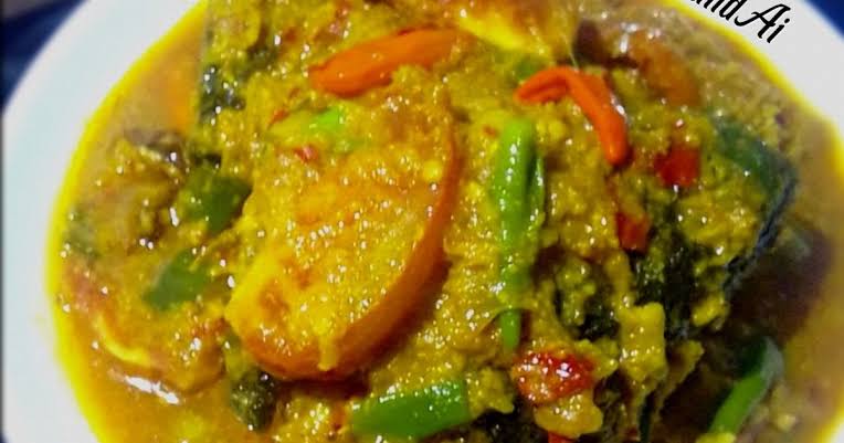 Pesmol Ikan Mas Bumbu Kuning, Gurih Pedas Medok Bikin Nagih